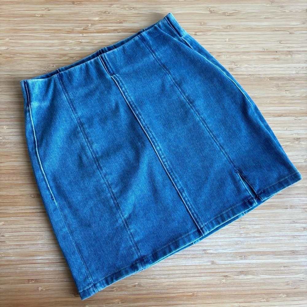 Super cute XXS American Eagle mini skirt with elastic waistband
